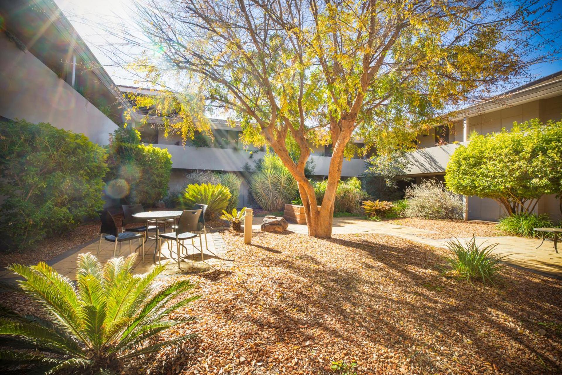 Crowne Plaza Alice Springs Lasseters, An Ihg Hotel Exterior photo