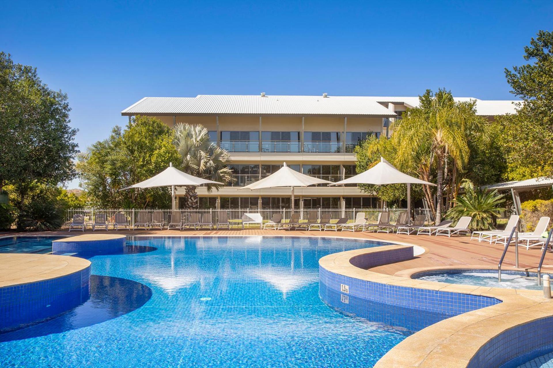 Crowne Plaza Alice Springs Lasseters, An Ihg Hotel Exterior photo